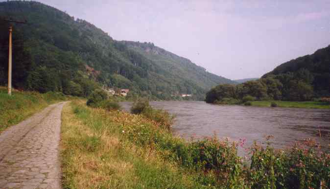 Elbe kurz vor der CZ - D Greze